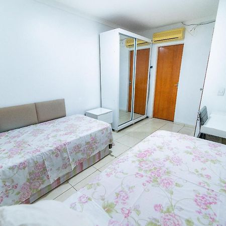 Apartamento Familiar encantador , com estacionamento incluído Brasilia Exterior foto