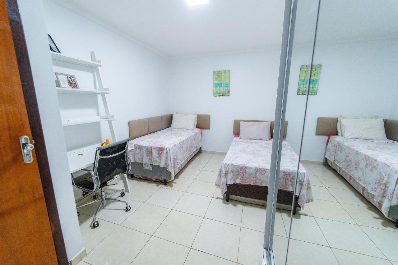 Apartamento Familiar encantador , com estacionamento incluído Brasilia Exterior foto